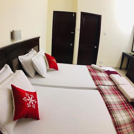 Mjm Plaza Hotel Kochi Buitenkant foto