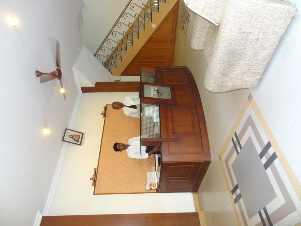 Mjm Plaza Hotel Kochi Buitenkant foto