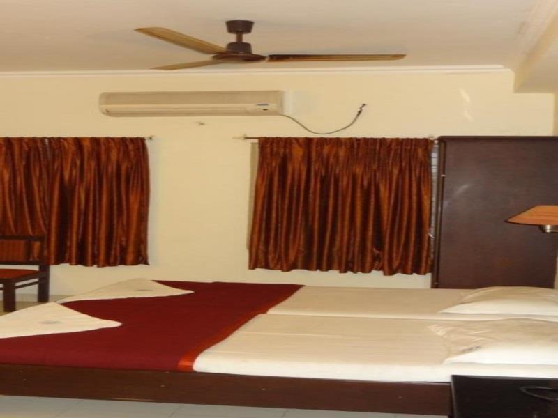 Mjm Plaza Hotel Kochi Buitenkant foto