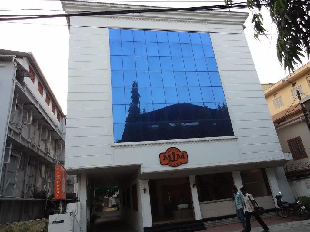 Mjm Plaza Hotel Kochi Buitenkant foto
