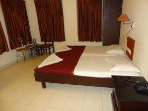 Mjm Plaza Hotel Kochi Buitenkant foto